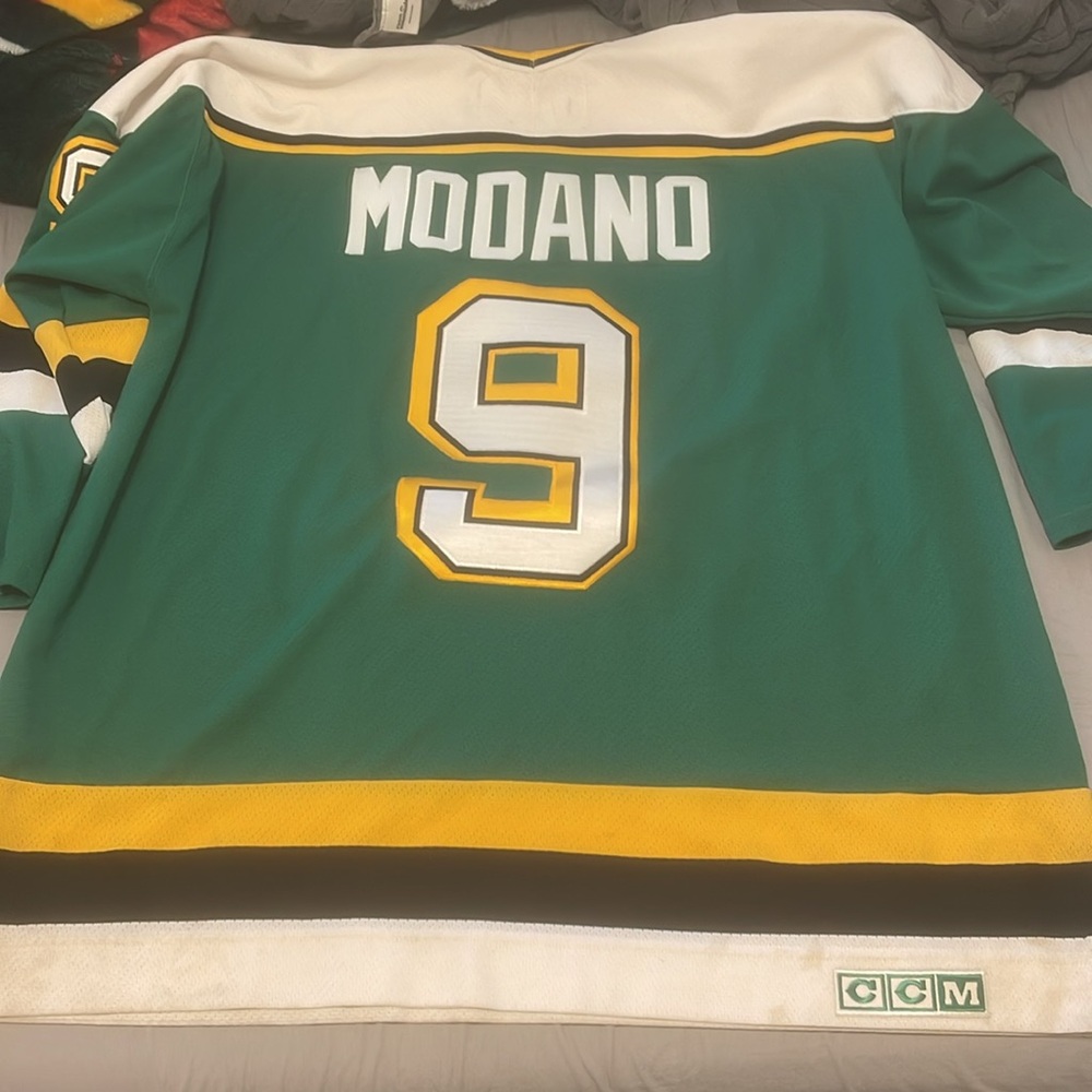 Vintage XL CCM North Stars Mike Modano Jersey - Picture 2 of 3